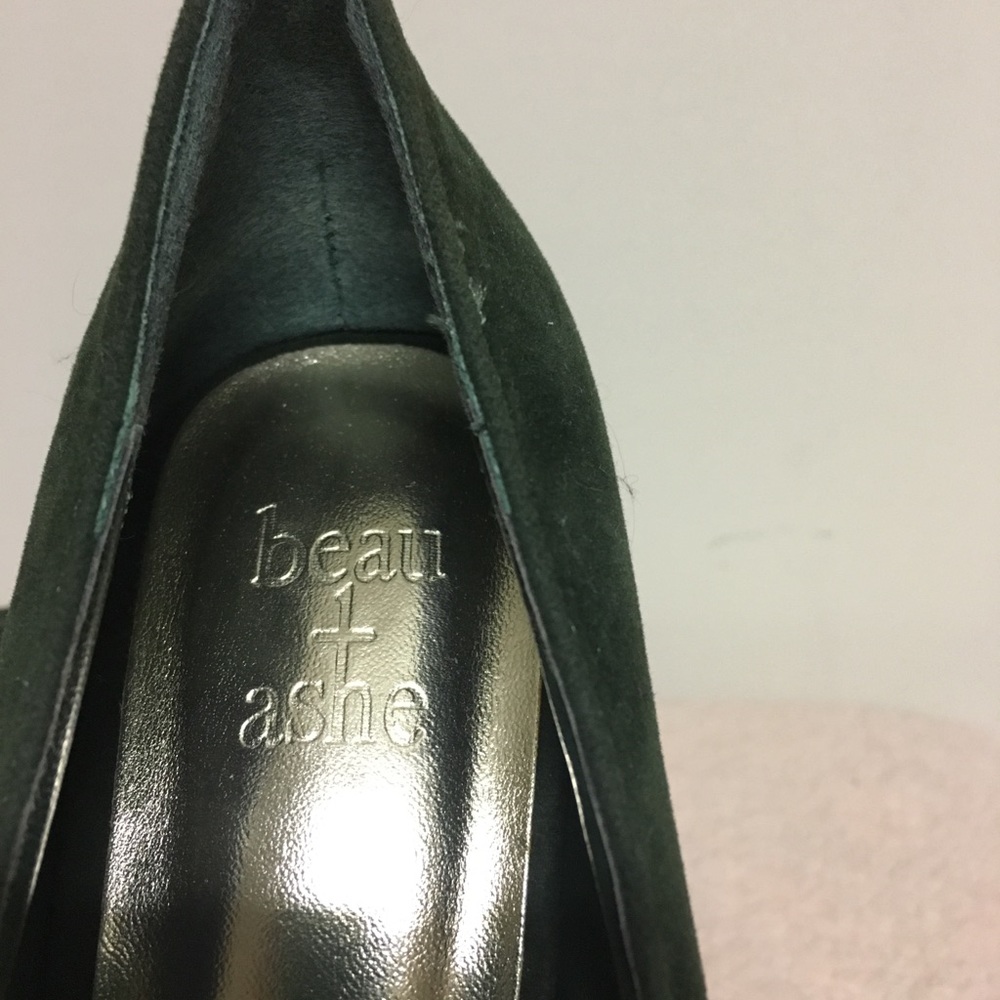 High Heels - Picture 4 of 5